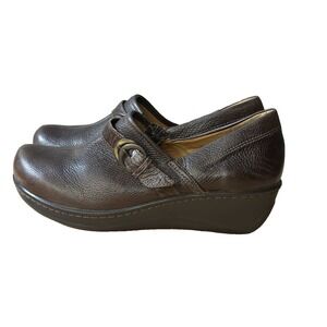 NURTURE "Malone" Women's 10M Comfort Clog Wedge Brown Leather Side Zip‎